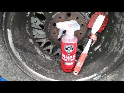chemical guys diablo wheel 🎡 & tire cleaner removes 25 years brake dust off bmw wheel barrel