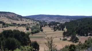 preview picture of video 'Nacimiento rio Turia - Guadalaviar - Source of the Turia river'