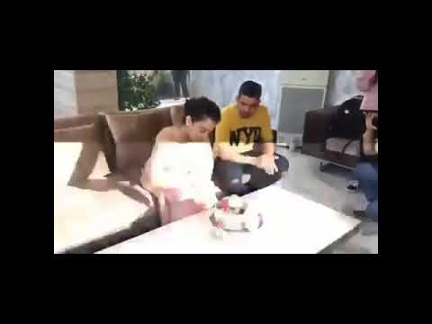 Birthday celebrations, Queen size!  #KanganaRanaut celebrates her birthday with a homemade cake she