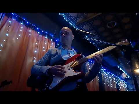 Thé, déjeuner et dîner dansant