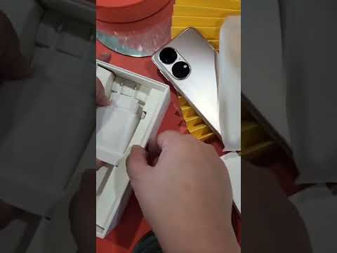 unboxing the Huawei p50