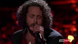The Voice 2017 Johnny Hayes   Live Playoffs  'Ain't Too Proud to Beg'