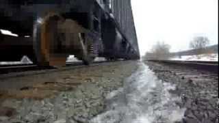 preview picture of video 'GROUNDLEVEL Train Cam Passby - at CP Dorf on the Harrisburg Line - 3/1/14'