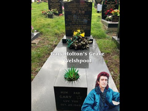 Gary Holton - Visiting the grave of the star of Auf Wiedersehen, Pet, Heavy Metal Kids, Quadrophenia