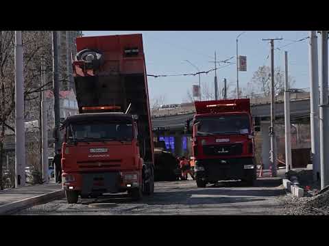 Асфальтирование тротуаров провели на перекрестке проспекта 100-летия Владивостока и улицы Русской.