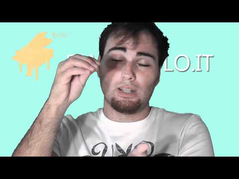 Dal quale i posti di pigmentary su un corpo a uomini di una fotografia appaiono Creme da pigmentazione di pelle di faccia