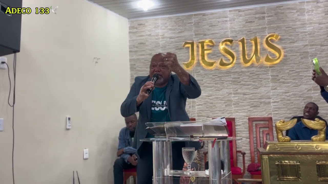 Pregação de muita adoração e poder