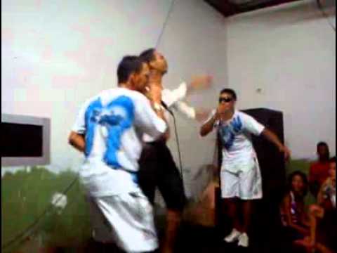 Mc anjinho e anjo Mc e Dj J.R no ESPAÇO ZUERA NOVINHA PURPURINA.wmv