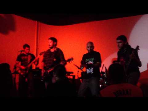 All Still Burns - Trevas de uma nova era ( LIVE IN @STUDIO PUB 18/11/12)