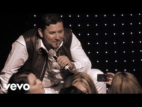 Roberto Tapia - Como Me Enganaste (En Vivo Nokia Theater Los Angeles 2010)