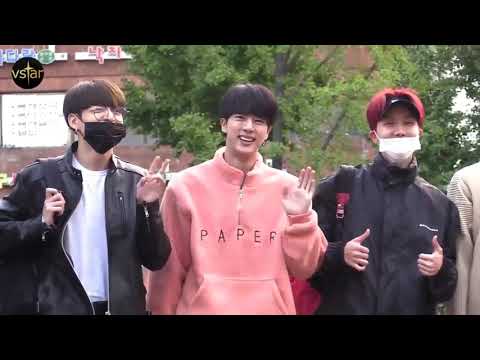 SCREAMING FANBOY at BTS Arrival in Music Bank 170922
