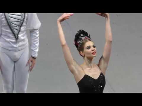Swan Lake Act II: Vorontsova and Latypov. Odile's entrance, Adagio and Siegfried variation
