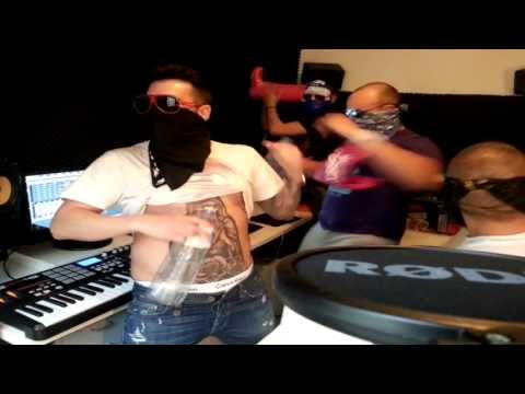 HARLEM SHAKE AT JUS DEELAX STUDIO by DANIEL AGUAYO, JUS DEELAX, FERRAN AGUADO & LUIS GEE