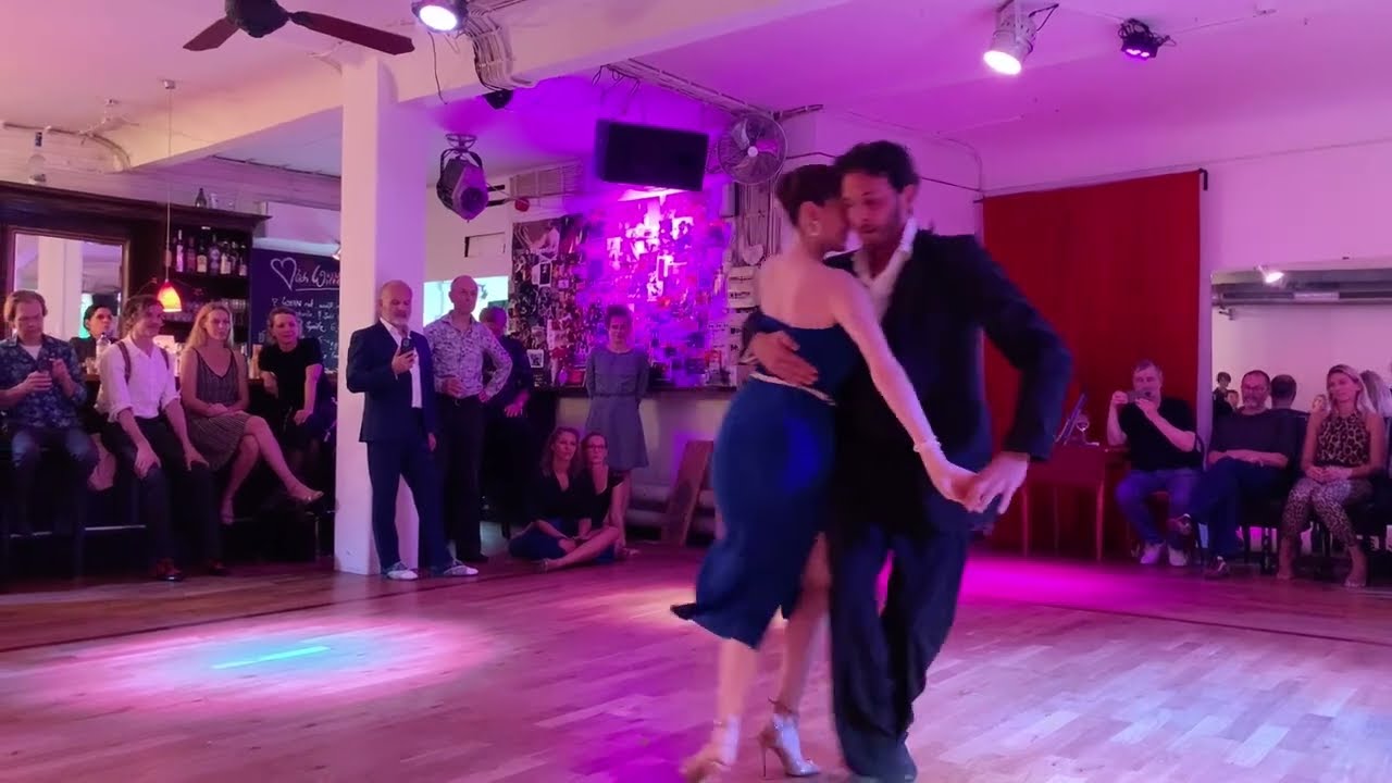 Demetrio Scafaria & Maude Andrey - Saca Chispas - Orquesta Tipica Julio de Caro