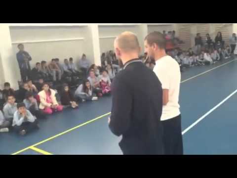 Steaua CSM EximBank în vizită la Școala George Topârceanu 2