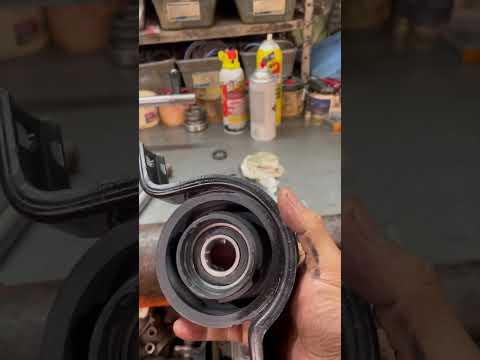 Driveshaft center support bearing