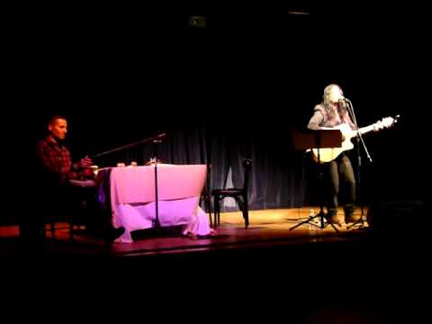 Micha Bitton and Gadi on stage - Hilulim 2010 - מיכה ביטון