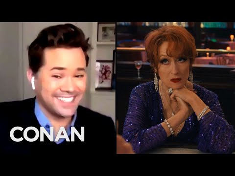 安德魯-蘭內爾斯在梅麗爾-斯特里普身邊不是一個專業的 - CONAN on TBS (Andrew Rannells Wasn't A Professional Around Meryl Streep - CONAN on TBS)