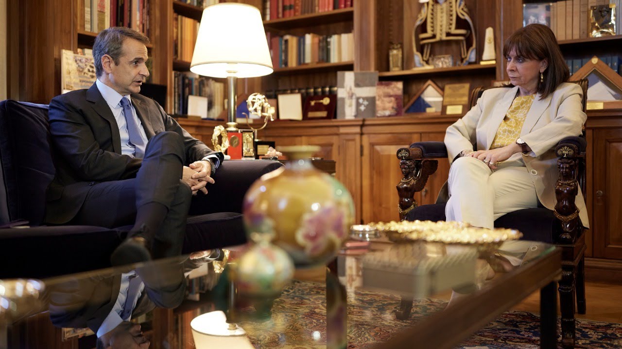 Διάλογος του Πρωθυπουργού Κυριάκου Μητσοτάκη με την Πρόεδρο της Δημοκρατίας Κατερίνα Σακελλαροπούλου