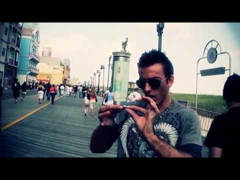 Coin Waltz (DVD and Gimmick) by Alex Pandrea and The Blue Crown