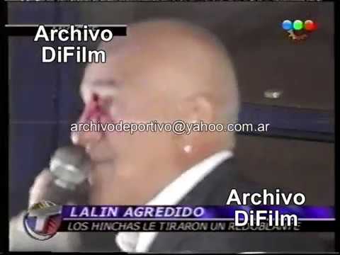 Daniel Lalin agredido - Hinchas de Racing le tiran un redoblante DiFilm