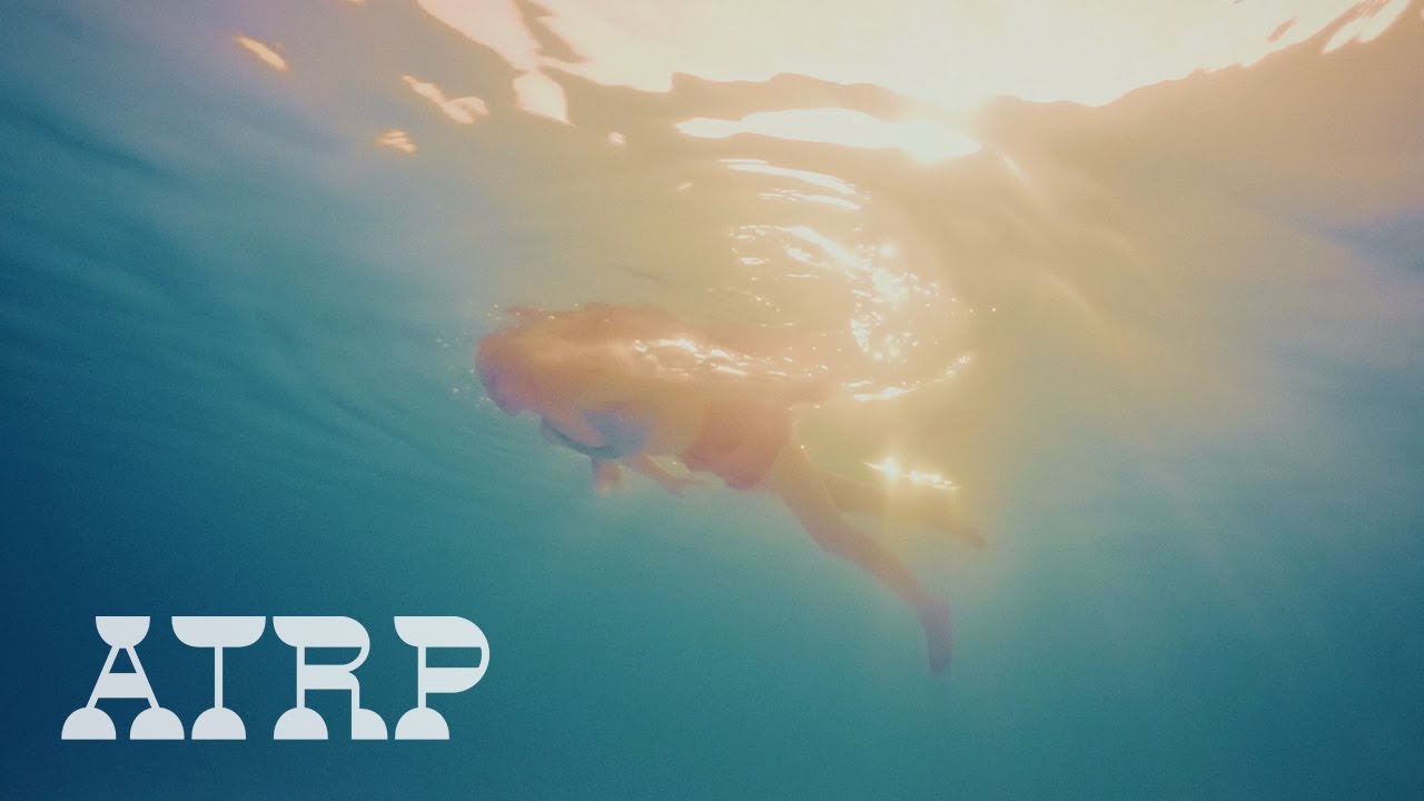 Chuu — Underwater
