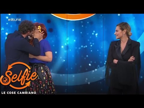 Selfie, prima puntata - "Stefano, mi vuoi rifare la papaya?"