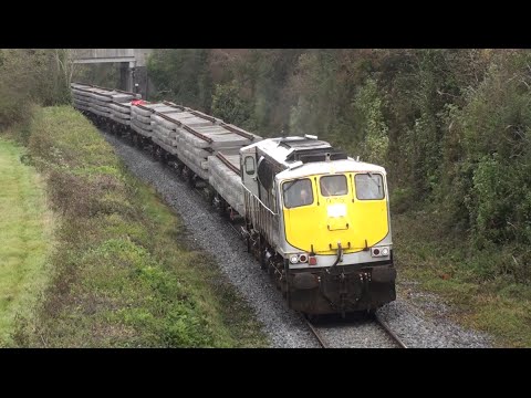 Irish Rail 075 with Materials Train at Dunbell 18-10-2014