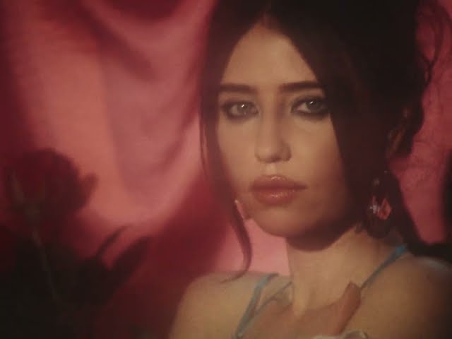 A Ja Vse Plakala von Dorofeeva & Lebiga ((jetzt ansehen))