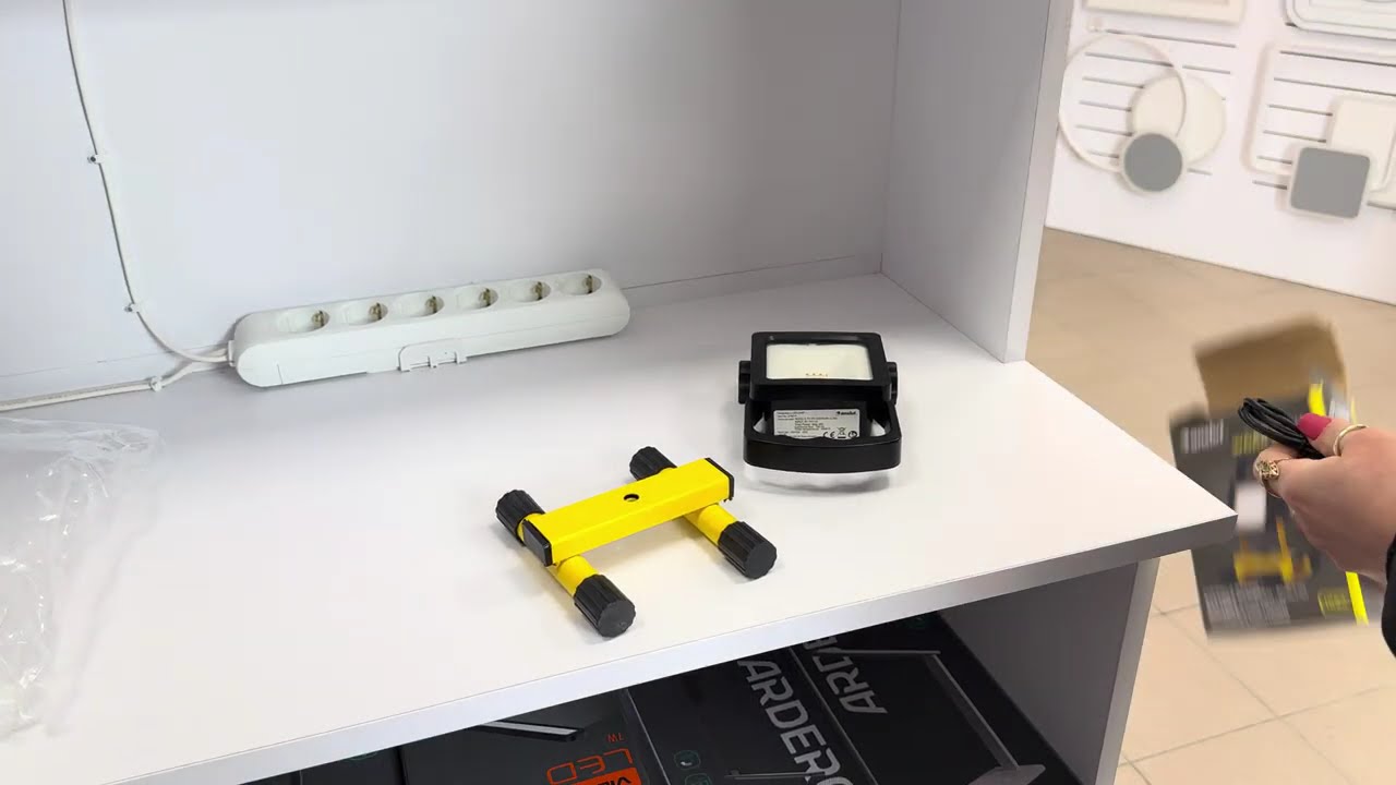 Ліхтар кемпінг прожектор Ansult 016210 9W 2000mah