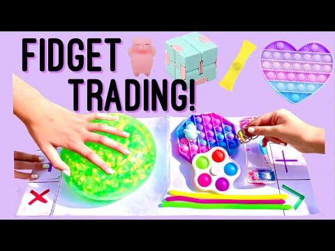 FIDGET TRADING WITH MY SISTER! *SHE CHEATED* 😓