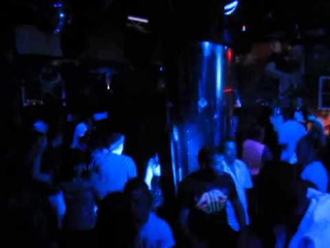 Invi & Pucho (Units per la makina video 1)