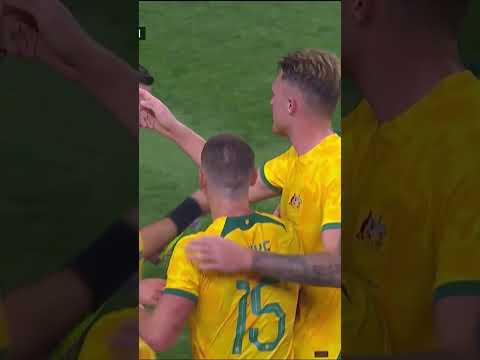 🤬 Never mess with the MACHÍN! Edson Álvarez ends up warm #tudn #shorts