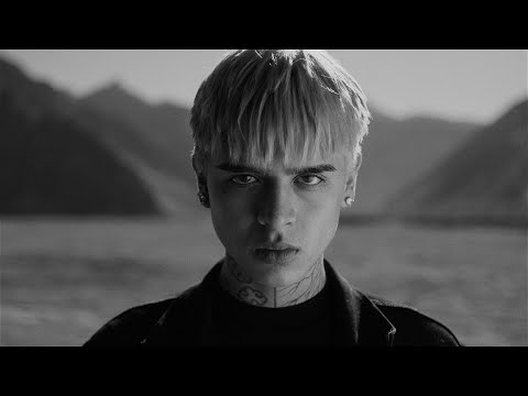 2. 2021 - STRANGEHUMAN