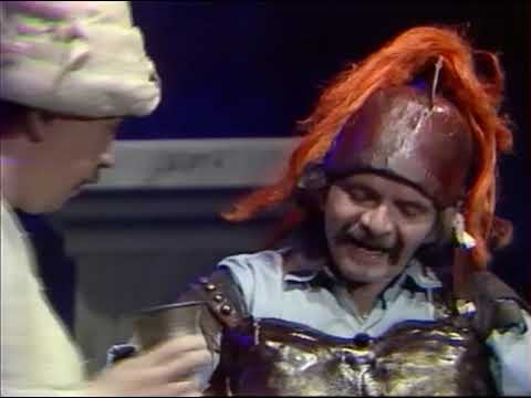 Smoleń , Tey i  Skurczybykos czyli ... Wykopaliska