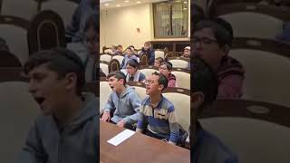 בית הכנסת אוהל אברהם (בית הכנסת מוסאיוף) - התמונה מוצגת ישירות מתוך אתר האינטרנט יוטיוב. זכויות היוצרים בתמונה שייכות ליוצרה. קישור קרדיט למקור התוכן נמצא בתוך דף הסרטון