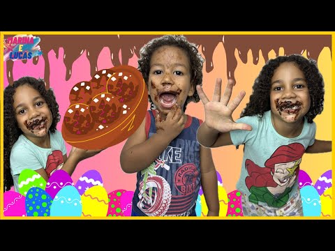 HISTÓRIA DIVERTIDA: MARINA E LUCAS MONTANDO OVOS DE PÁSCOA.