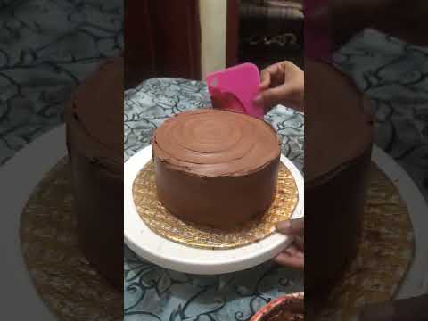 Belgium chocolate cake with fudge flavour / murtaza cakes and cupcakes