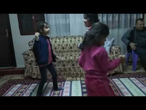 Yusuf ve kuzenler ile erik dalı oyunu