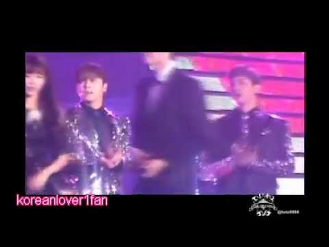 121111 IU&TVXQ CUTE MOMENT!!