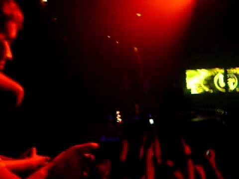 Armin van Buuren : Wippenberg - Pong Live