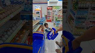 Download lagu #lucu #eskrim #jajanan #susu #anak #videoshort #keretaapi #keretaapiindonesi #shortvideo mp3