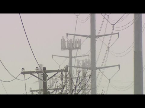 寒潮導致德州400多萬人停電 (Cold snap leaves over 4 million without power in Texas)