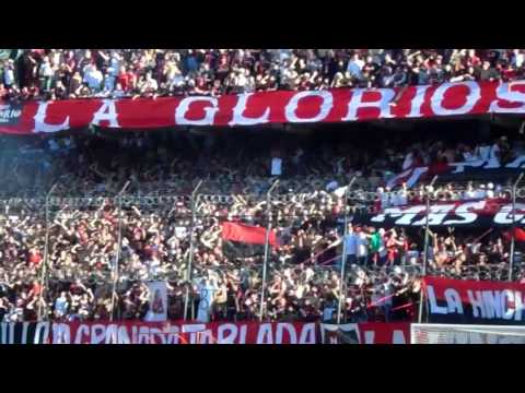 "Qué loca esta La Hinchada, La Que Nunca Abandona" Barra: La Hinchada Más Popular • Club: Newell's Old Boys