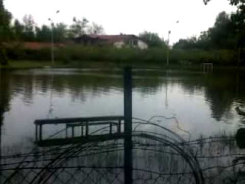 Powódz 2010 zalene boisko młodzieży PKS Łany