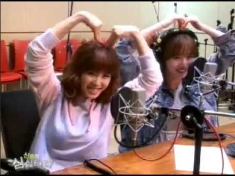 130508 Sunhwa Hyosung give "heart♥sign" to 4minute fans (SSTP)