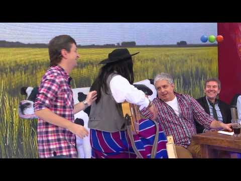 La peña de Peligro- le cantan a Pelufo- Peligro sin codificar