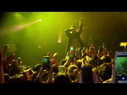 Dean / Club Eskimo in Vancouver 170323 - Pour Up