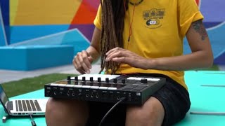 Video thumbnail for Lo-Fi Spaceship Sounds Maschine Live Set 🚀🖖🏾 by Sarah2ill