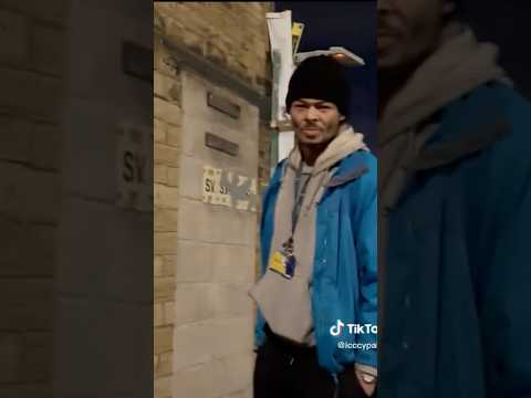 Undercover police 👮‍♀️ 😂